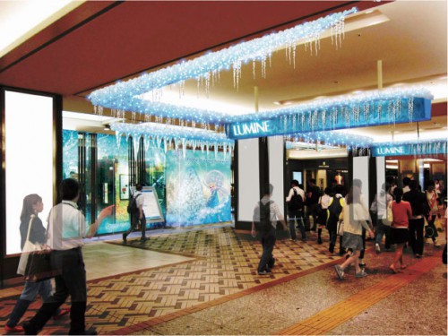 雪と氷の装飾で彩ったエントランスとコンコース（横浜）