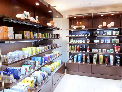 健康食品と薬コーナーも併設