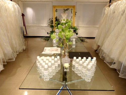 店舗中央のディスプレイ