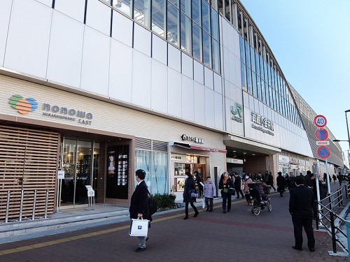 北口バスロータリーから見た武蔵小金井駅