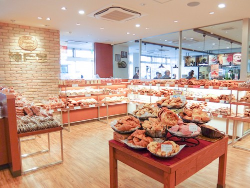 神戸屋のパンコーナー