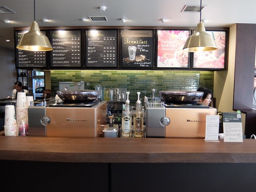 スターバックスのカウンター