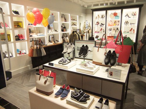 ウィメンズ売場