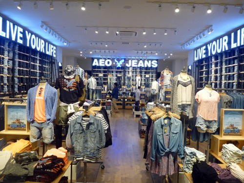 AMERICAN EAGLE OUTFITTERS