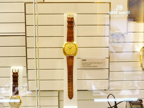 世界初のクオーツ腕時計アストロン