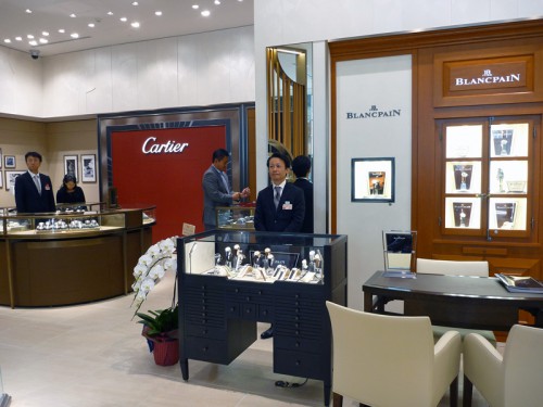 カルティエなどのブランドをコーナー展開