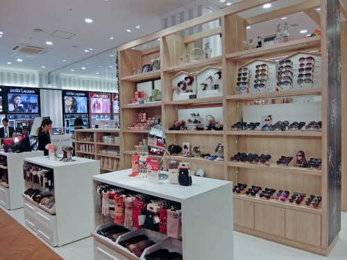 サングラスや手袋