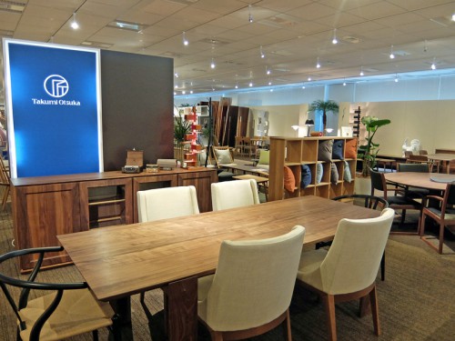 各所に商談スペースを配置