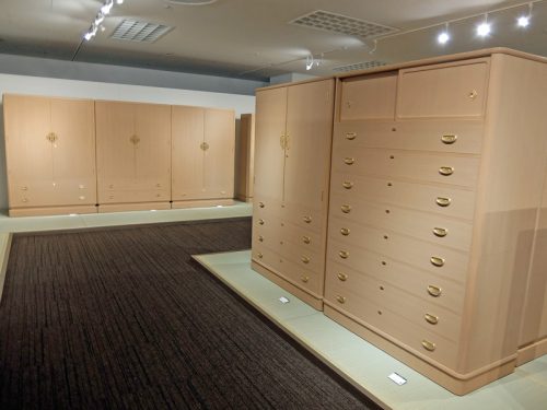 500万円を超える桐たんす