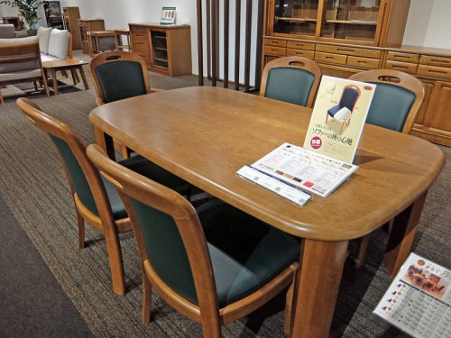 ソファーの座り心地を目指した椅子