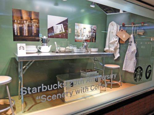 地下通路のサブディスプレイ