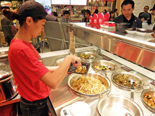 フライドライスと炒麺が人気メニュー