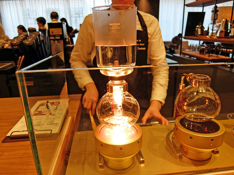 スターバックス／GINZA SIXにStarbucks Reserve Barオープン