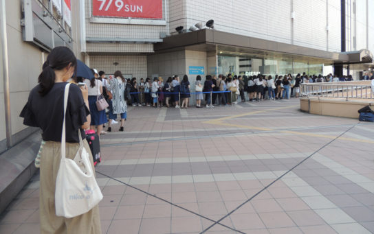 10時のオープン時点で約130人もの行列