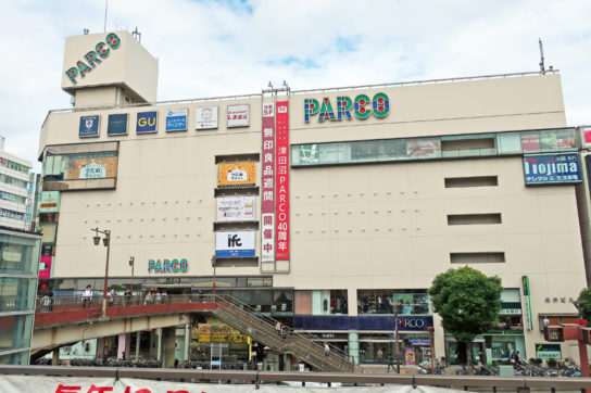 津田沼パルコは2階でJR津田沼駅と連結する