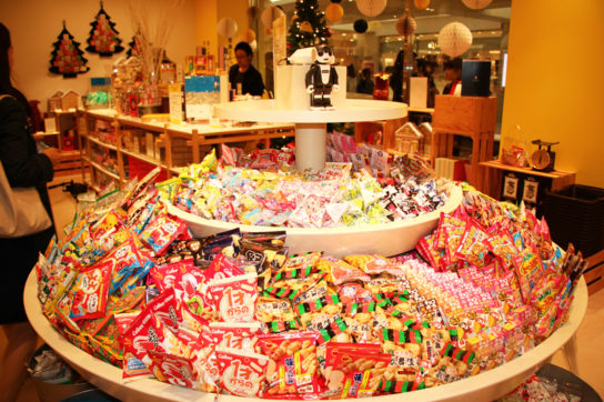菓子メーカー約120社のロングセラー菓子