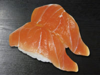 くら寿司／国産天然魚メニューを1皿100円で提供