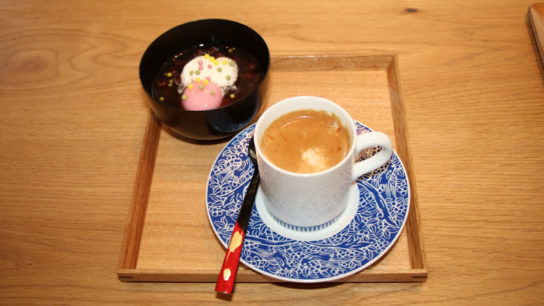 つきぢ田村特製大納言と「ネスカフェ 香味焙煎」のセット