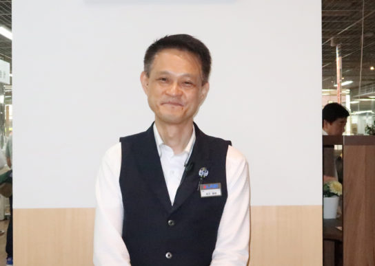 岡井康朗店長