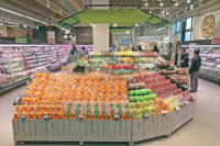 スーパーマーケット／10月の既存店売上0.3％増、一般食品1.4％減