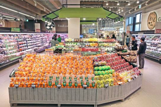 青果売場の全景