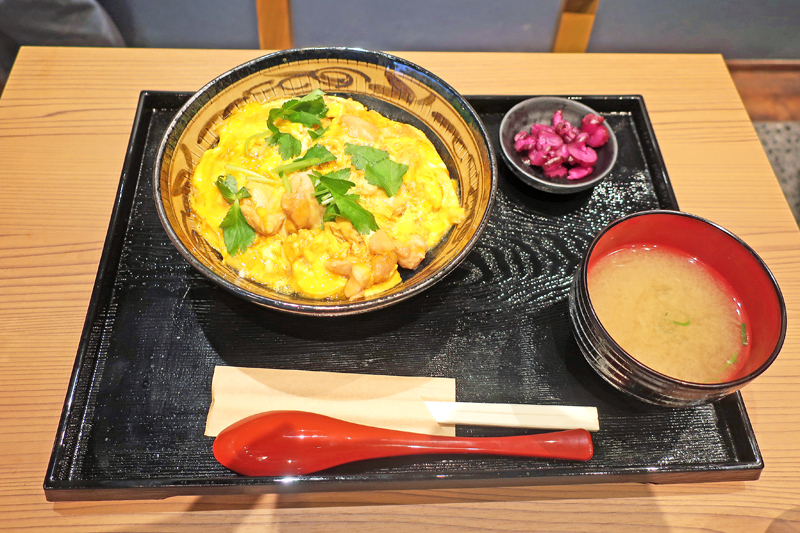 吉野家hd 新高円寺駅前に親子丼とから揚げの新業態 鶏千 流通ニュース