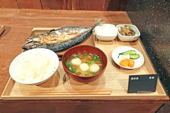 朝食の焼き魚定食（850円）