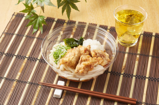 つるみとコシ！冷し鶏天おろしうどん