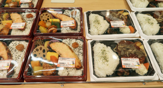 弁当・惣菜のアウトパック比率を高めた