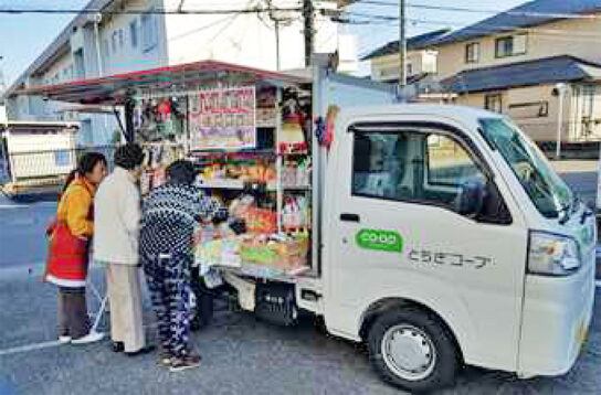 移動店舗の販売の様子