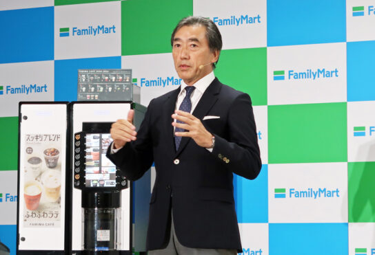 新コーヒーマシンと澤田社長