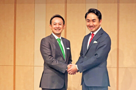 川邊社長CEO（左）と出澤社長CEO（右）