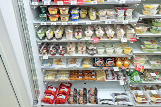 コンビニのスイーツ売場