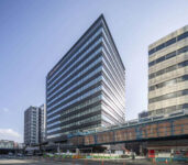 三菱地所／博多駅直結のオフィスビル竣工、1･2階に商業施設