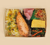 ファミリーマート／プラ削減で弁当・寿司の一部を紙製容器へ変更