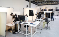 ファーストリテイリング／有明本部に日本最大級自社スタジオ、仮想店舗を新設