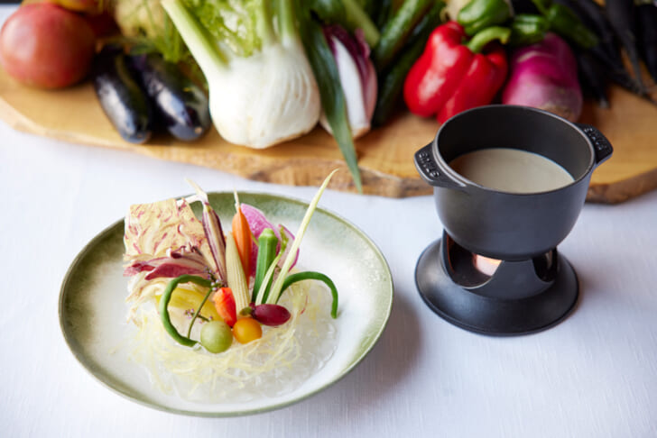 植物工場野菜とバーニャカウダソース