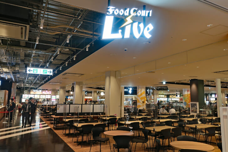 3階Food Court Live