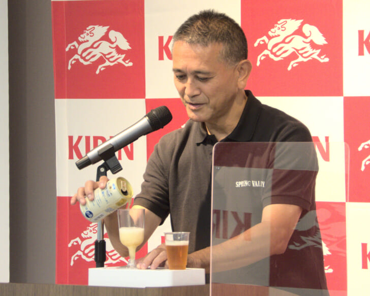 白ビールらしい液色にこだわったと田山氏