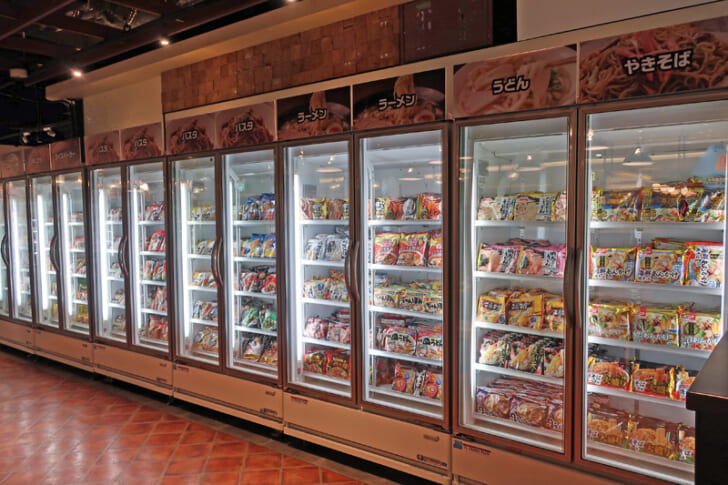 冷凍食品をセルフサービスで提供