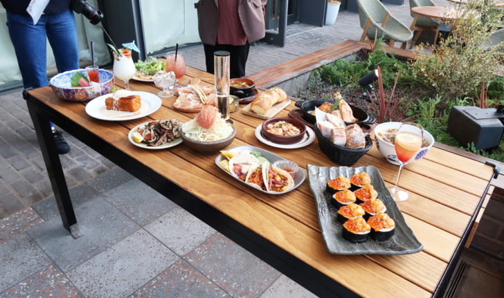 バラエティー豊かな飲食店そろう