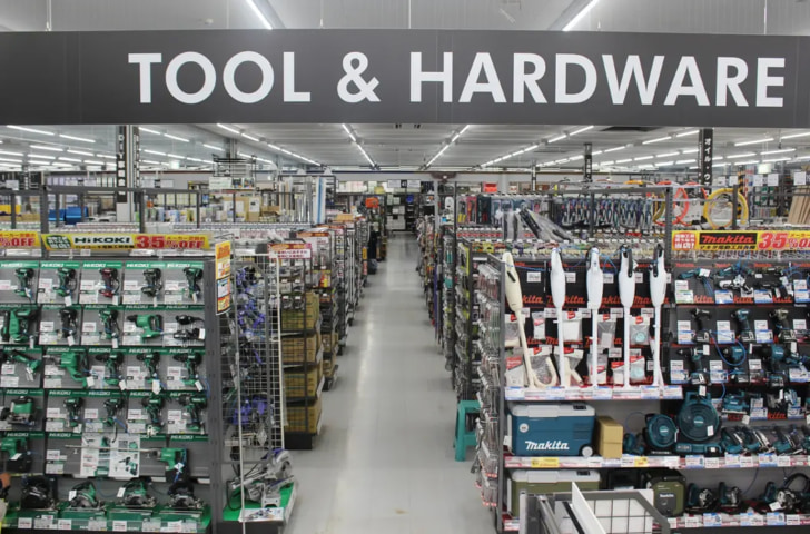 「TOOL＆HARDWARE」売場