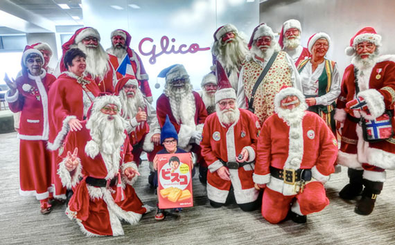 20130913glico 世界各国のサンタクロース