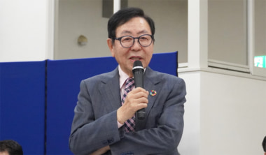 ニトリHD／似鳥会長「中国では大型店は厳しい」