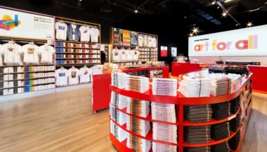 ユニクロ／英国の美術館「テート・モダン」にポップアップ店オープン、限定品も販売