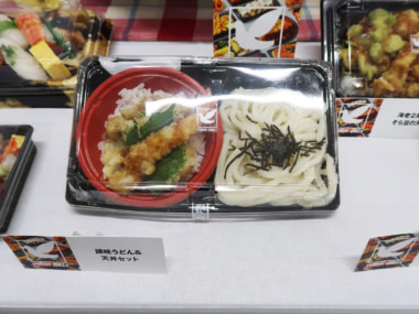 スーパーマーケット各社／米高騰であの手この手、麺セット弁当やもち米活用の商品も 