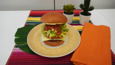 モスバーガー 新商品／夏キャンペーンでタコスバーガー・肉盛りバーガーなど発売