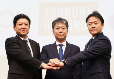 新生ツルハHD／ウエルシアHDと統合、海外と介護事業強化「ライフストア」目指す