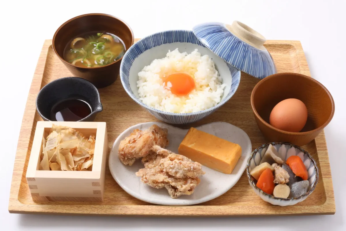 鳥○食堂×タニタカフェ