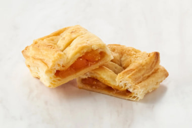 セブンイレブン 新商品／「お店で焼いた アップルパイ」3／17発売